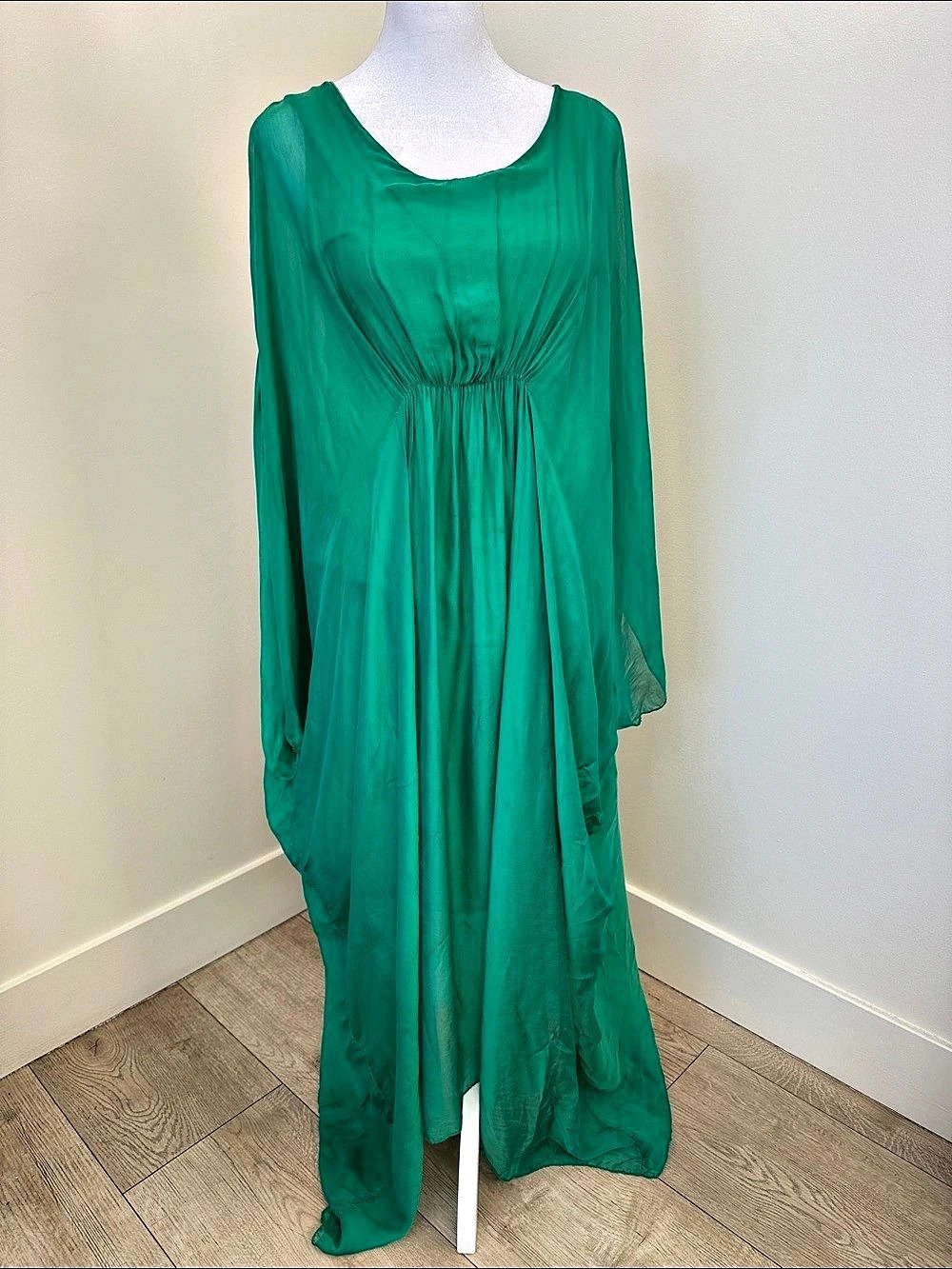 EφΗΜΕΡΟΝ Silk Maxi Dress in Green